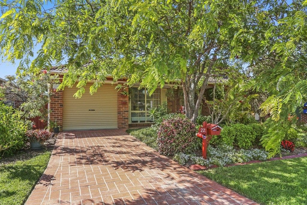 22 Lorraine Avenue, Berkeley Vale NSW 2261, Berkeley Vale - Thumbnail 4
