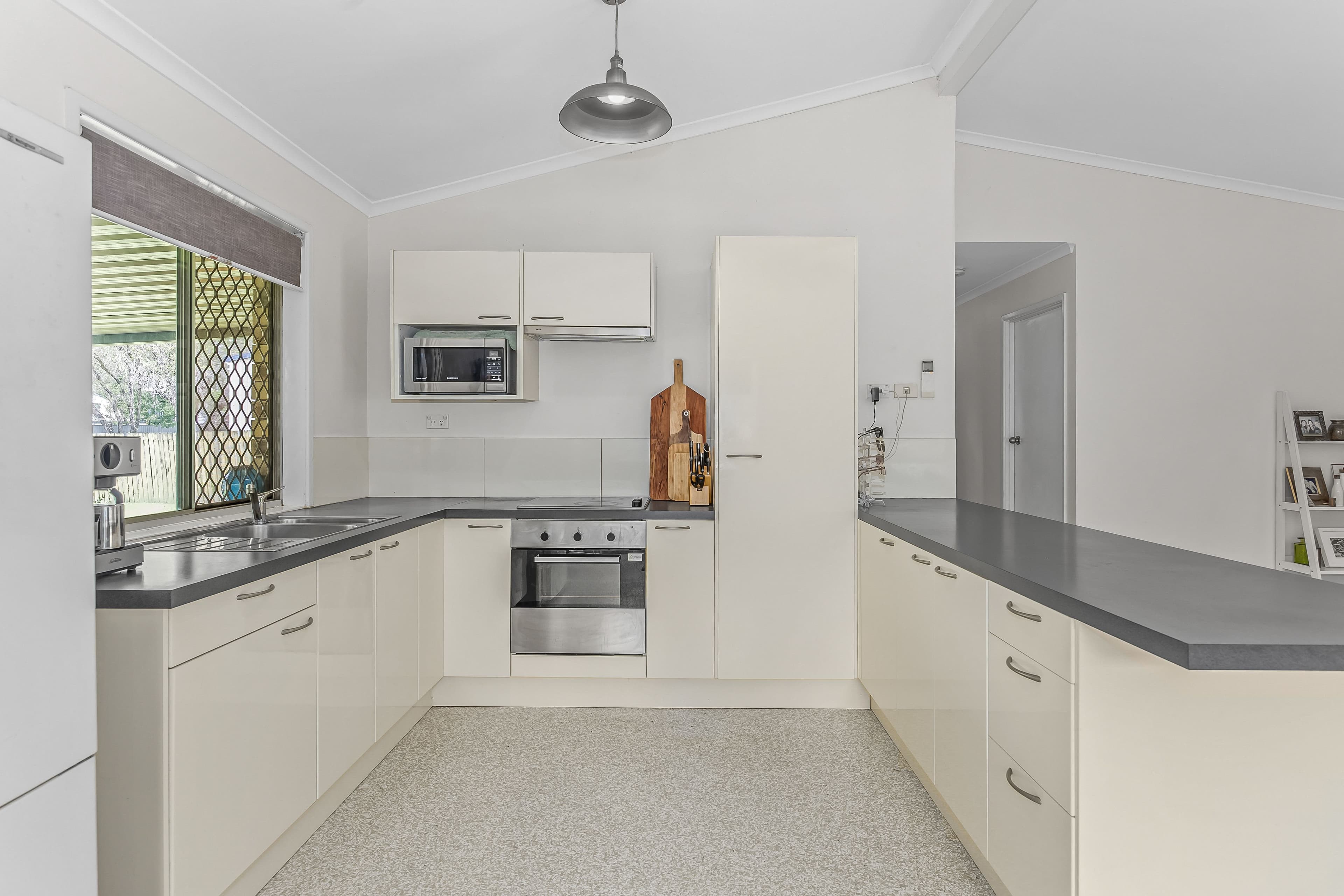 4 Jerrawa Street, Nerang QLD 4211, Nerang - Thumbnail 2