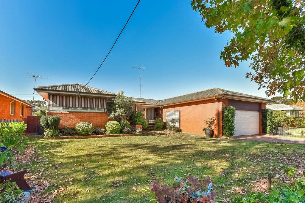 30 Phyllis Street, Minto - Image 1