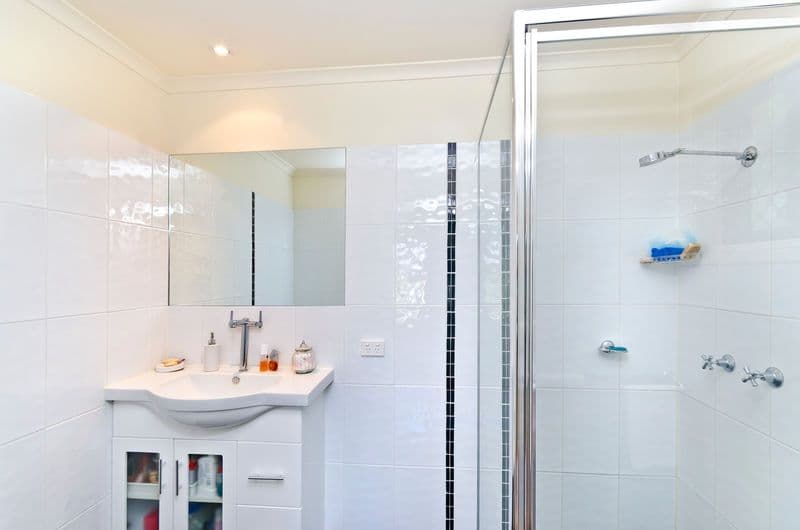 13 Kaffia Court, ELANORA QLD 4221, Elanora - Thumbnail 5