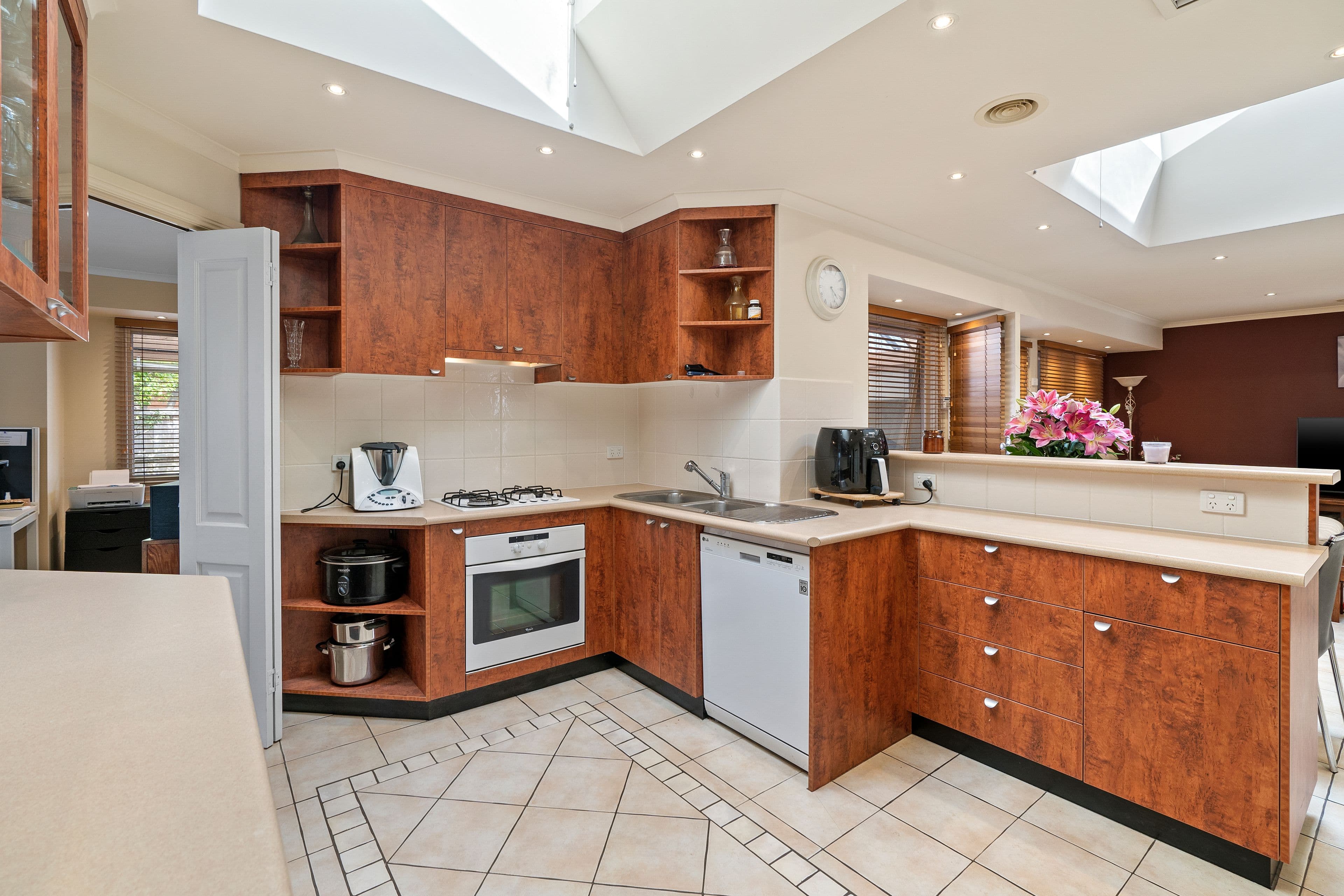 9 Burchall Crescent, Rowville VIC 3178, Rowville - Thumbnail 2