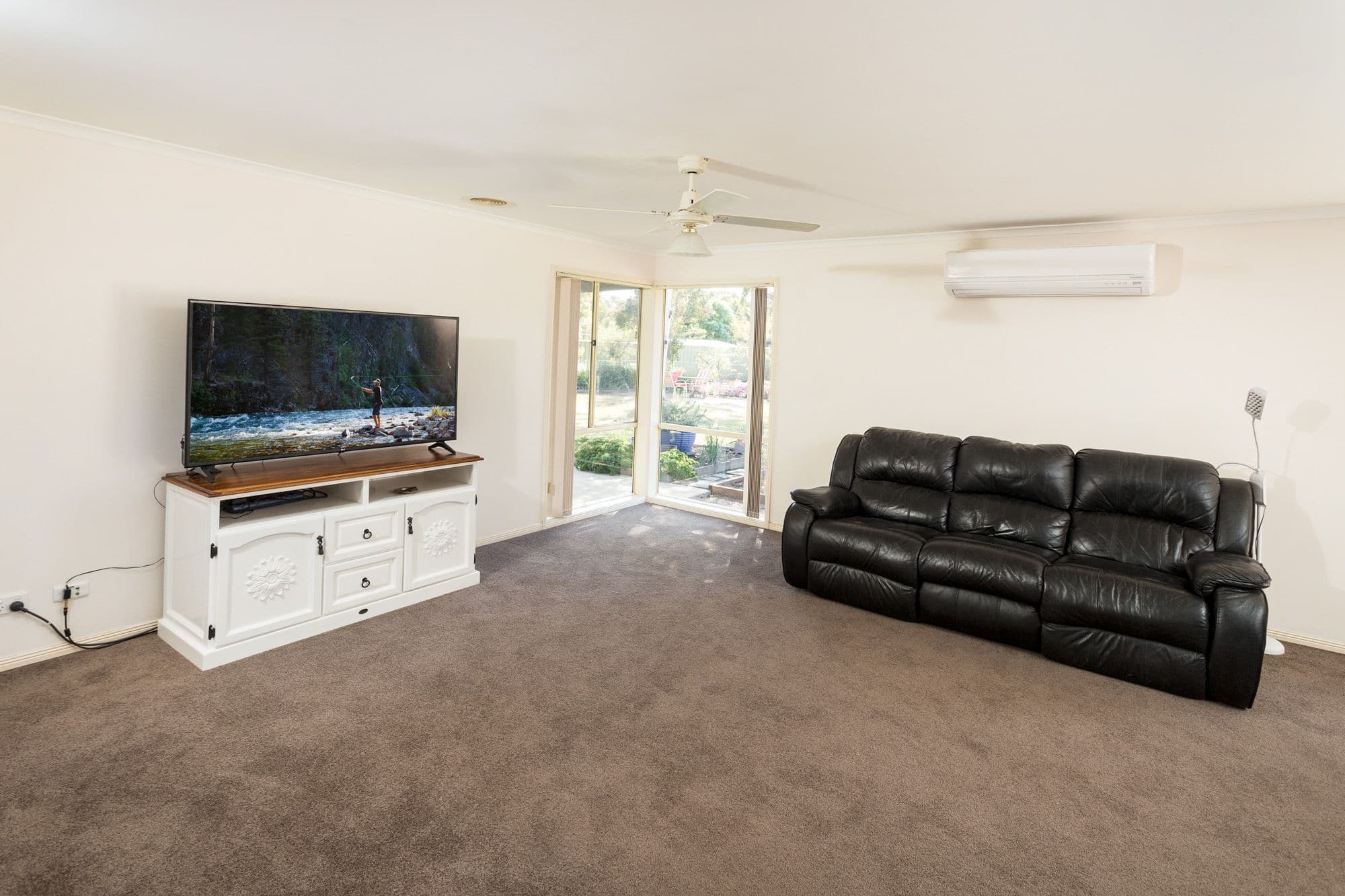 2 Baden Drive, Toolamba VIC 3614, Toolamba - Thumbnail 2