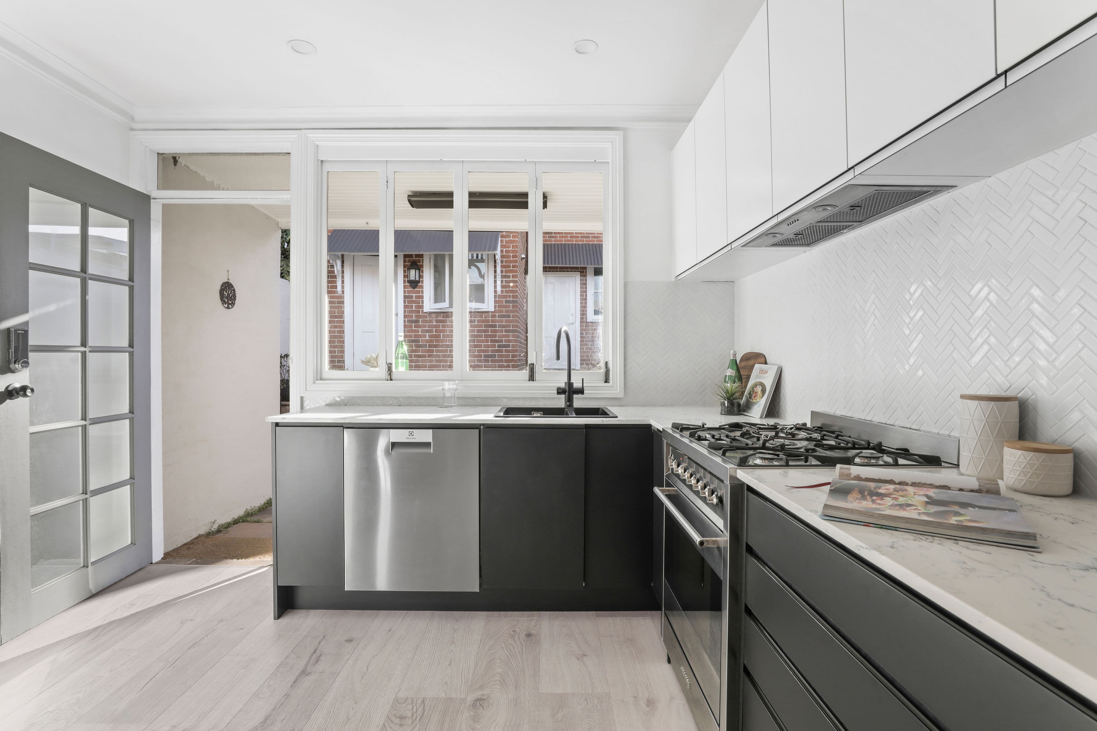 101 Edgeware Road, Enmore - Thumbnail 8