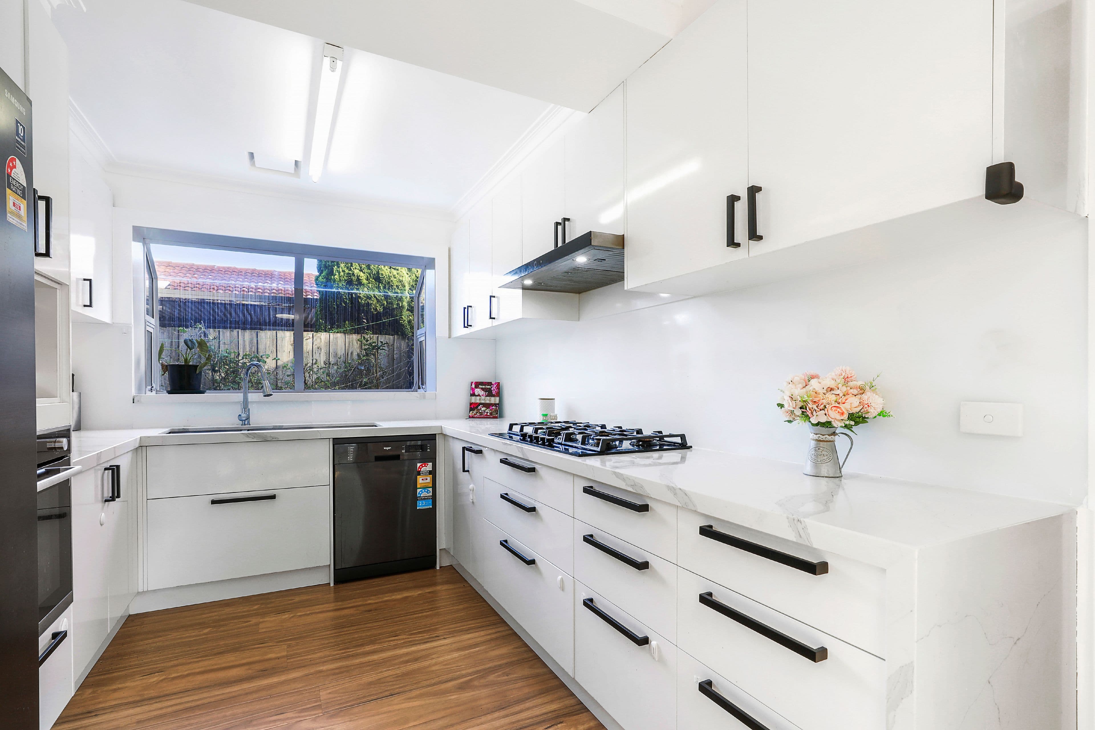 11 Amersham Avenue, Springvale South VIC 3172, Springvale South - Thumbnail 2