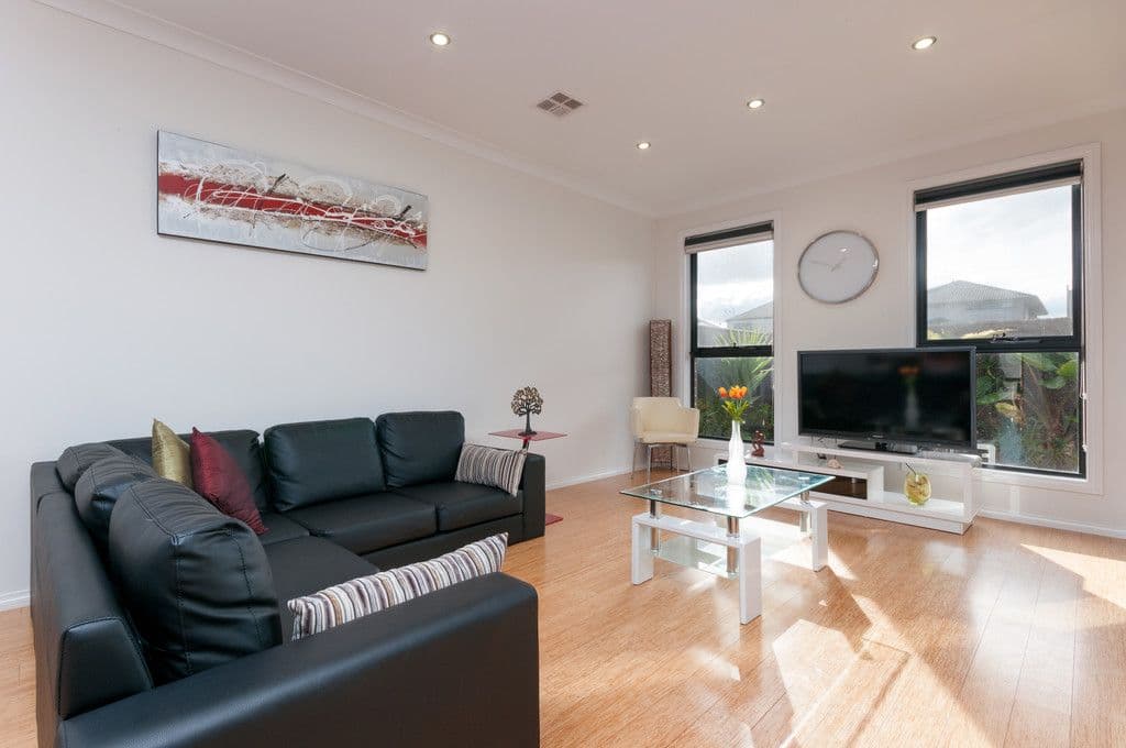 5 Beaconsfield Lane, Caroline Springs VIC 3023, Caroline Springs - Thumbnail 5