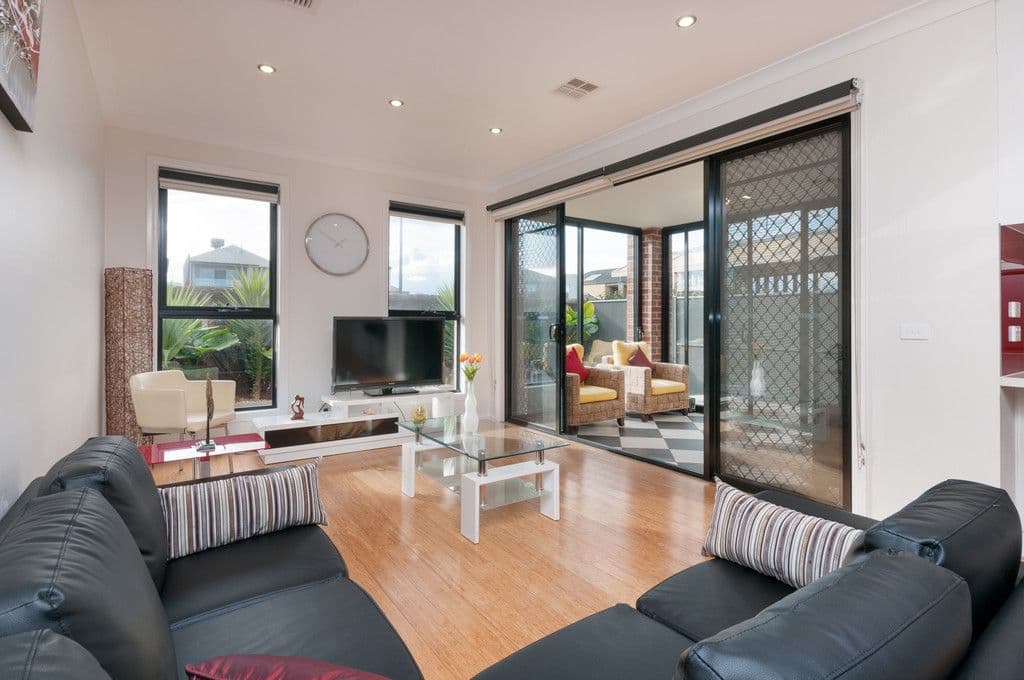 5 Beaconsfield Lane, Caroline Springs VIC 3023, Caroline Springs - Thumbnail 6