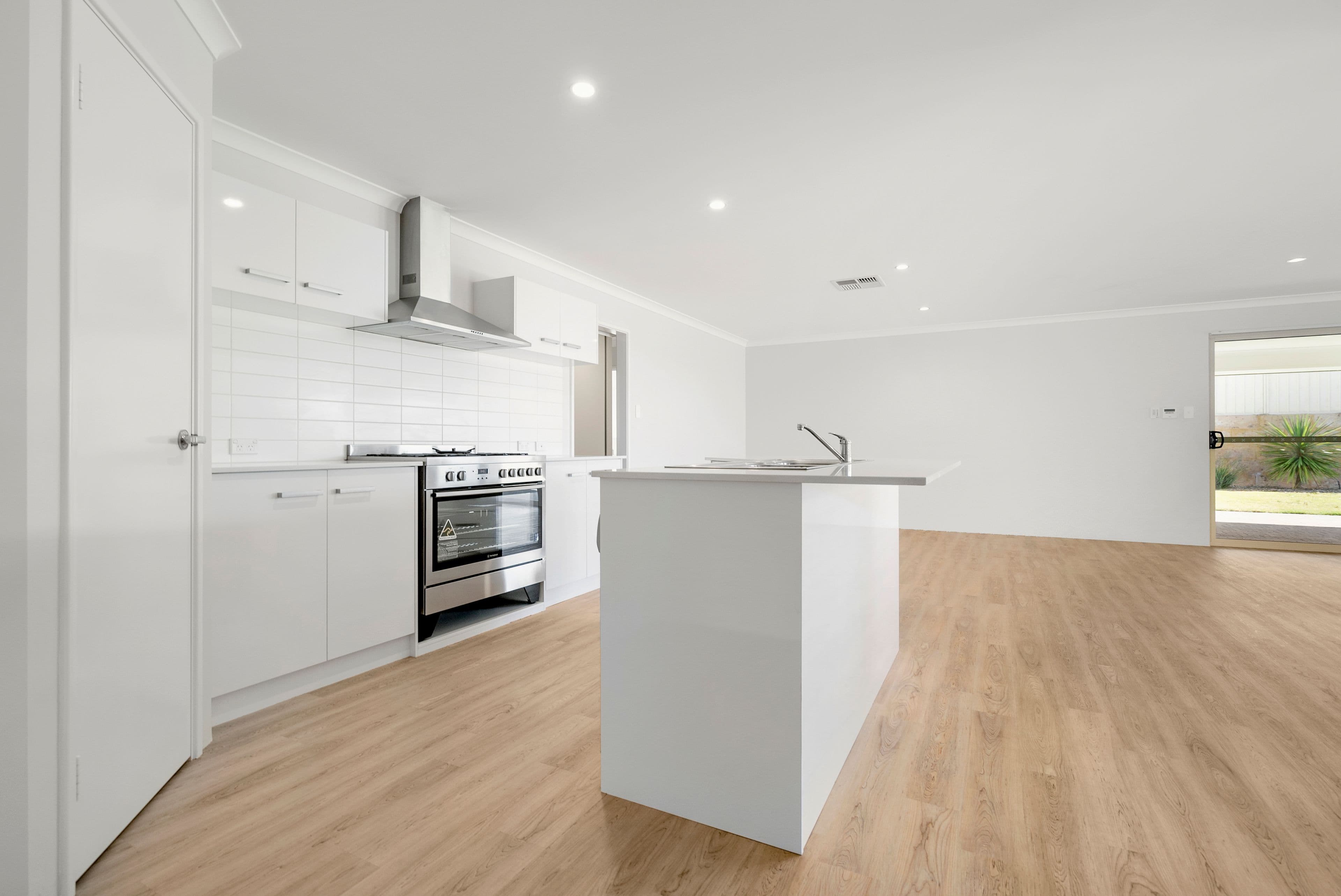 7 Morningstar Grange, Wandina WA 6530, Wandina - Thumbnail 2