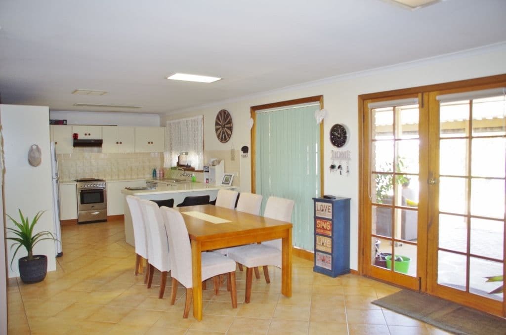 14 Kulkyne Street, Renmark SA 5341, Renmark West - Thumbnail 2