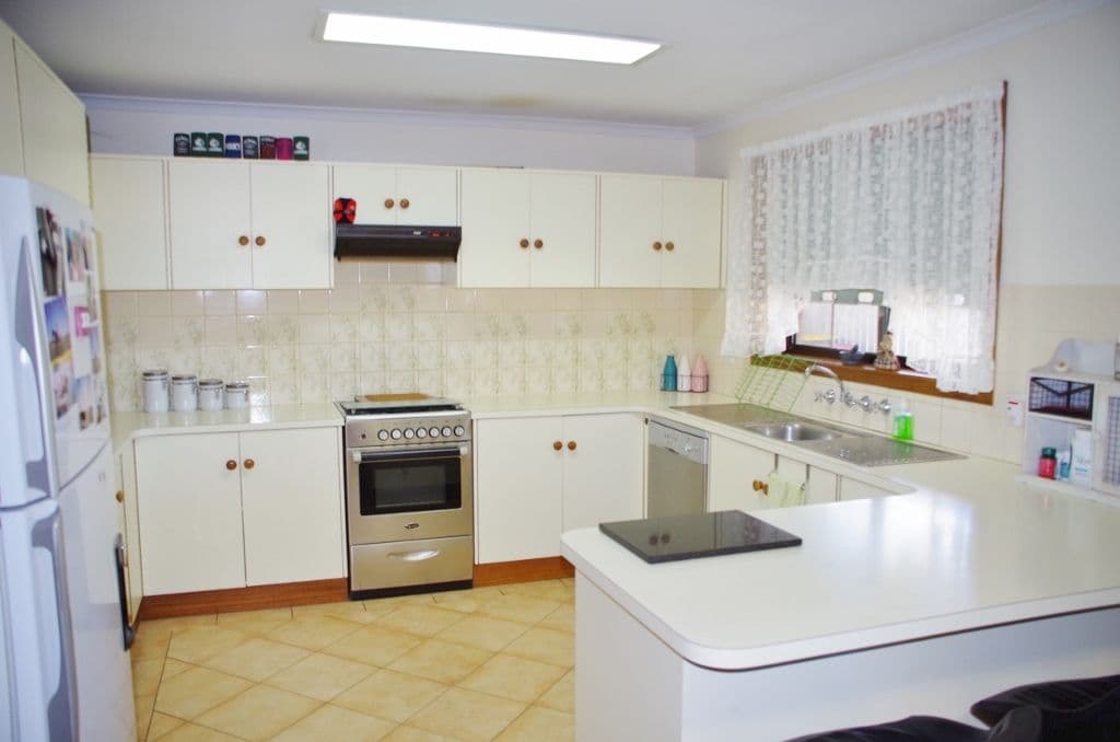 14 Kulkyne Street, Renmark SA 5341, Renmark West - Thumbnail 3