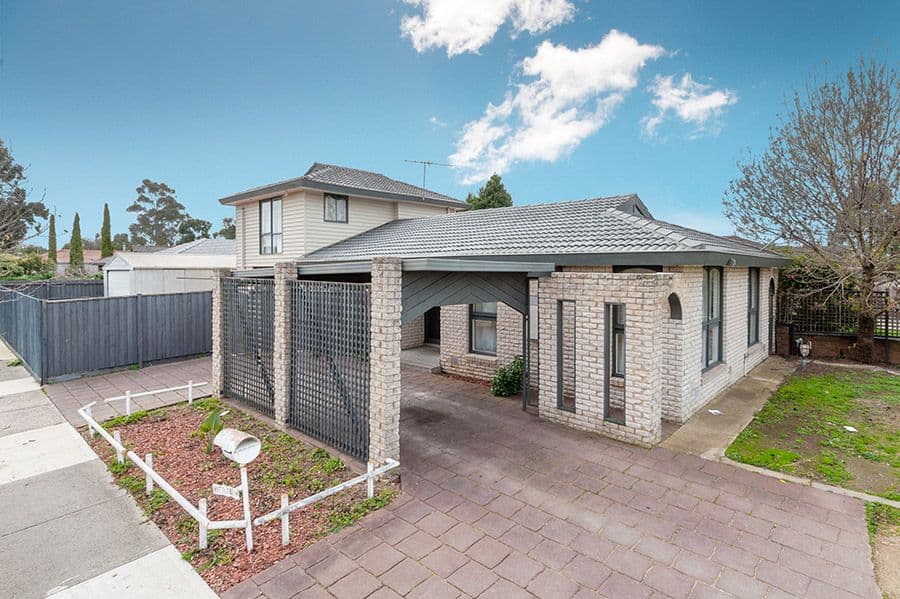 74 Wattleglen Street, Craigieburn VIC 3064, Craigieburn - Thumbnail 2