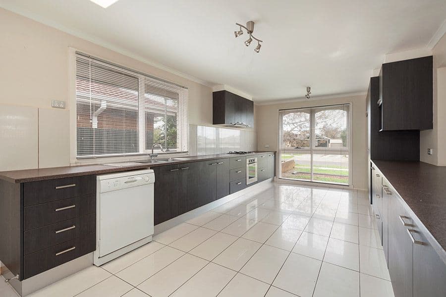 74 Wattleglen Street, Craigieburn VIC 3064, Craigieburn - Thumbnail 3