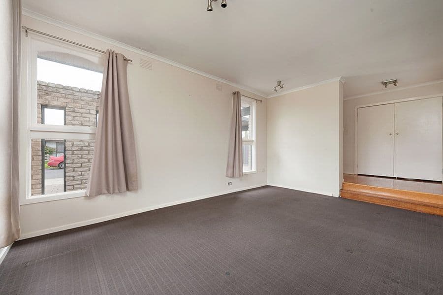74 Wattleglen Street, Craigieburn VIC 3064, Craigieburn - Thumbnail 4