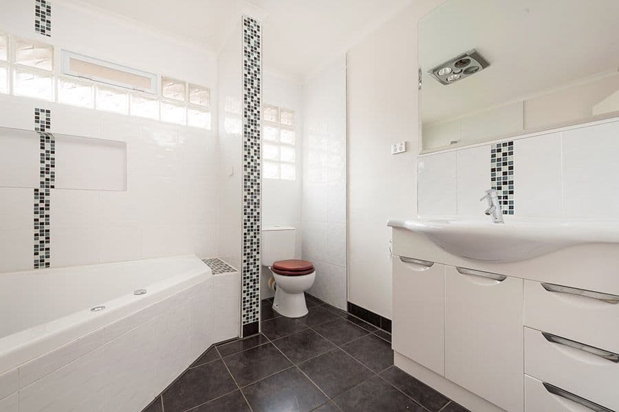74 Wattleglen Street, Craigieburn VIC 3064, Craigieburn - Thumbnail 8