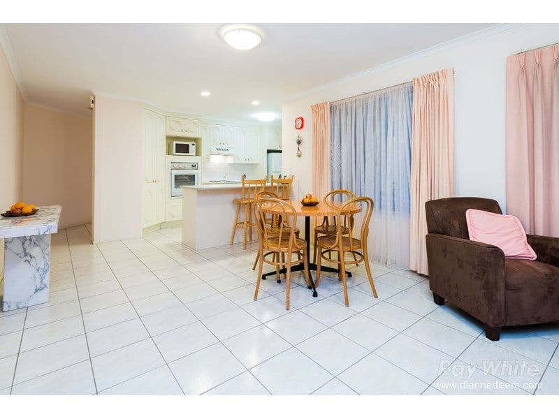 19 Blue Grass Crescent, Eight Mile Plains QLD 4113, Eight Mile Plains - Thumbnail 5