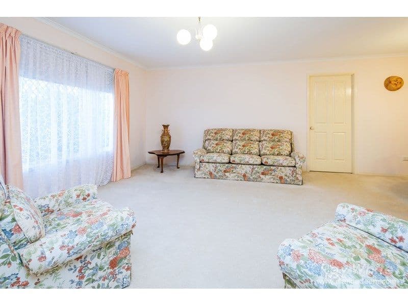 19 Blue Grass Crescent, Eight Mile Plains QLD 4113, Eight Mile Plains - Thumbnail 6
