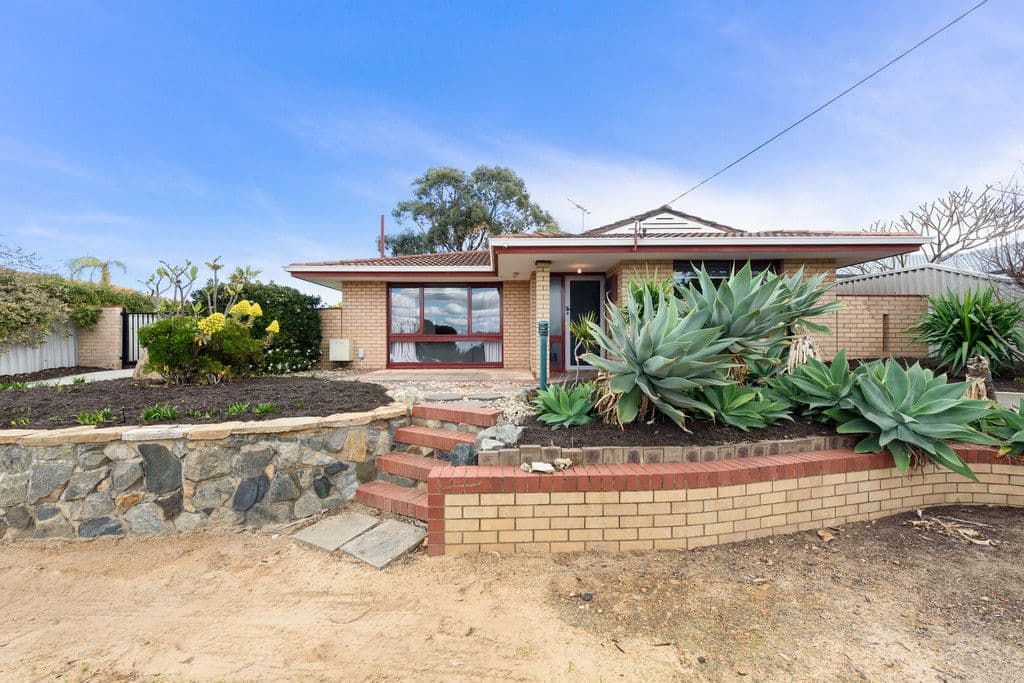 17 Windsor Place, Kallaroo WA 6025, Kallaroo - Thumbnail 2
