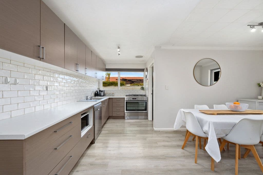 17 Windsor Place, Kallaroo WA 6025, Kallaroo - Thumbnail 7