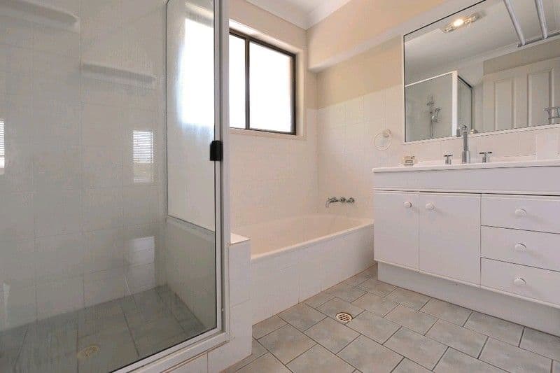 24 Horrocks Crescent, KEARNEYS SPRING QLD 4350, Kearneys Spring - Thumbnail 8