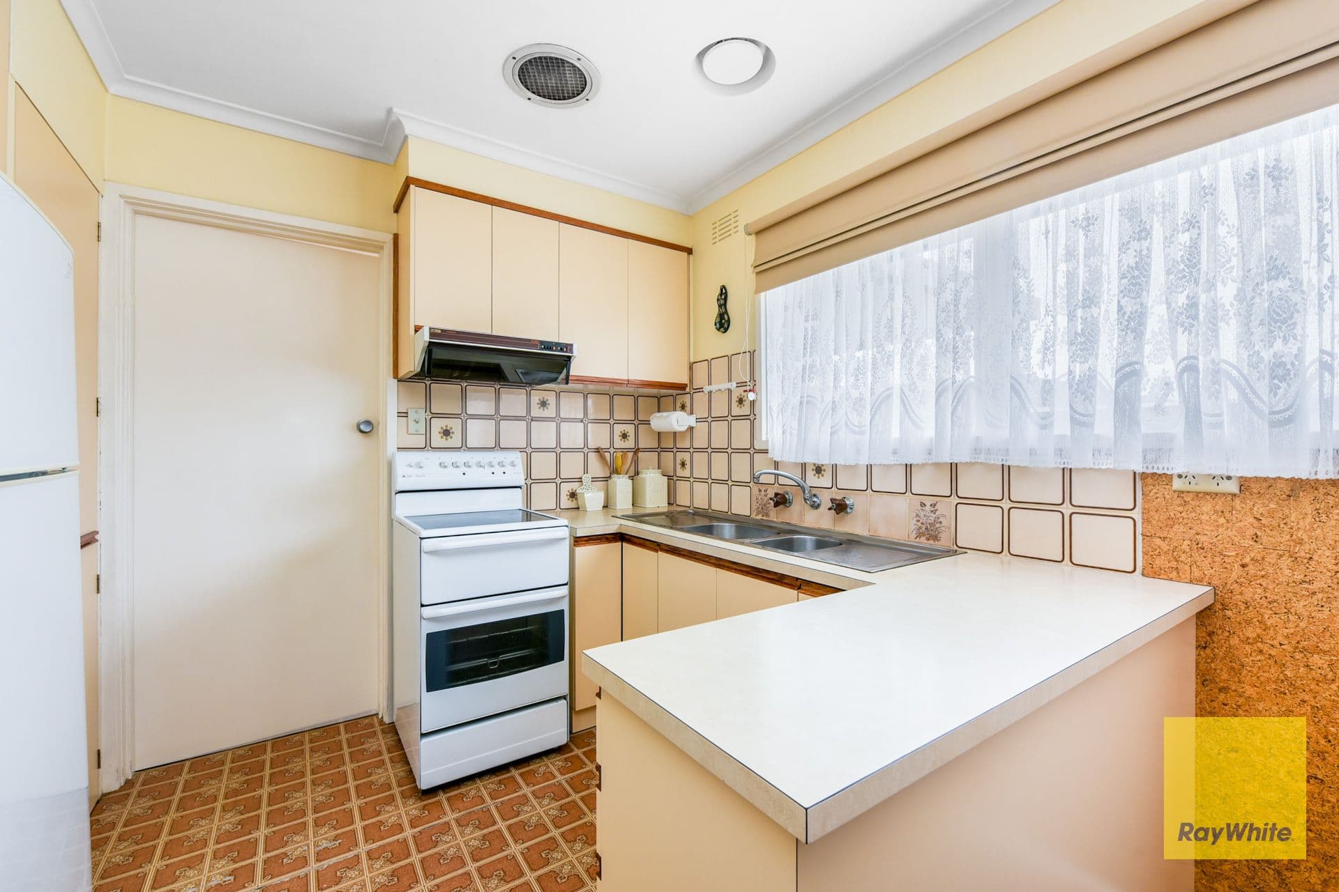 6 Albert Street, Dandenong VIC 3175, Dandenong - Thumbnail 5