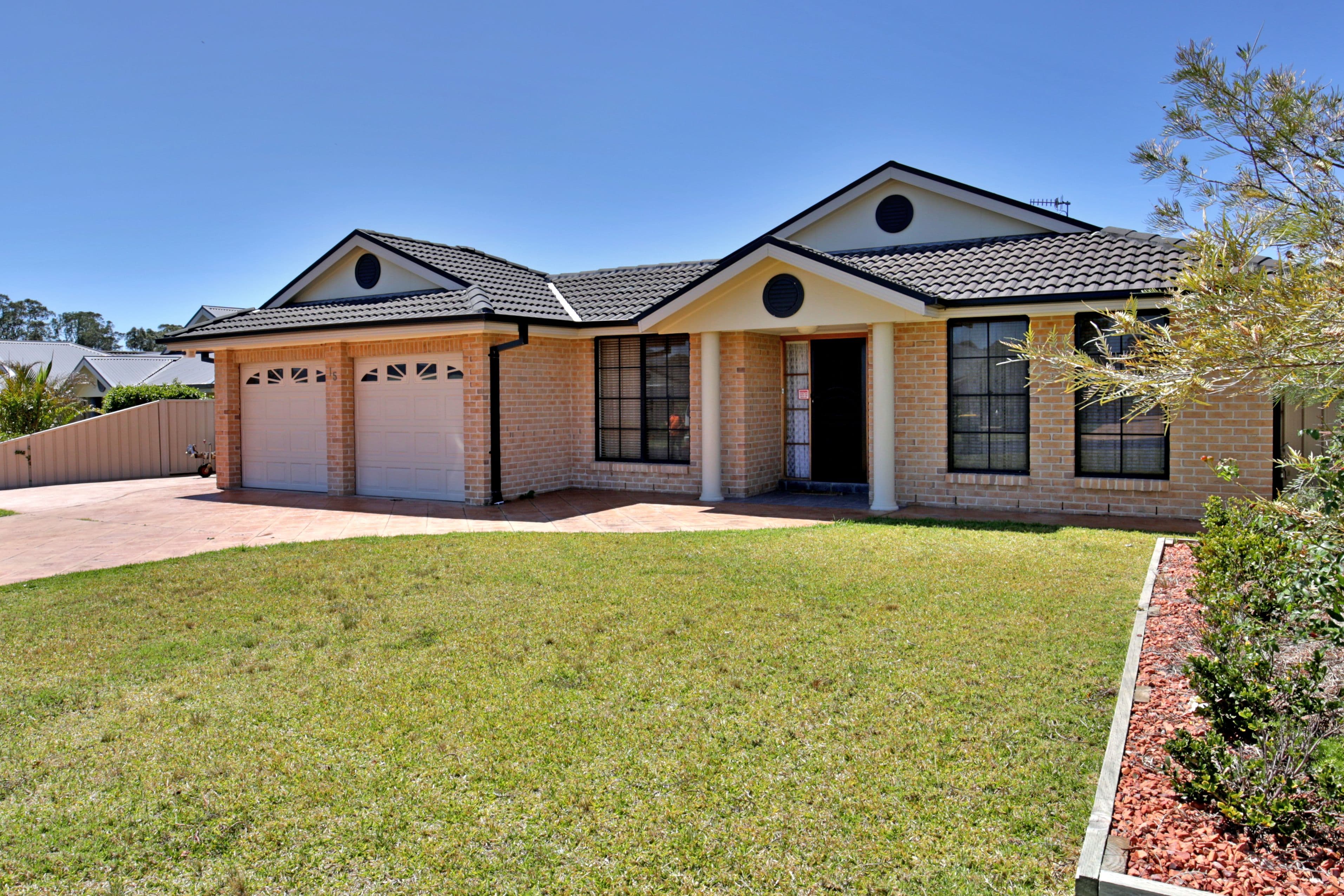 15 Carrington Park Drive, Nowra - Thumbnail 2
