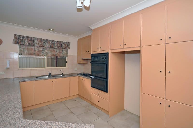 8 Selkirk Avenue, SEATON SA 5023, Seaton - Thumbnail 2