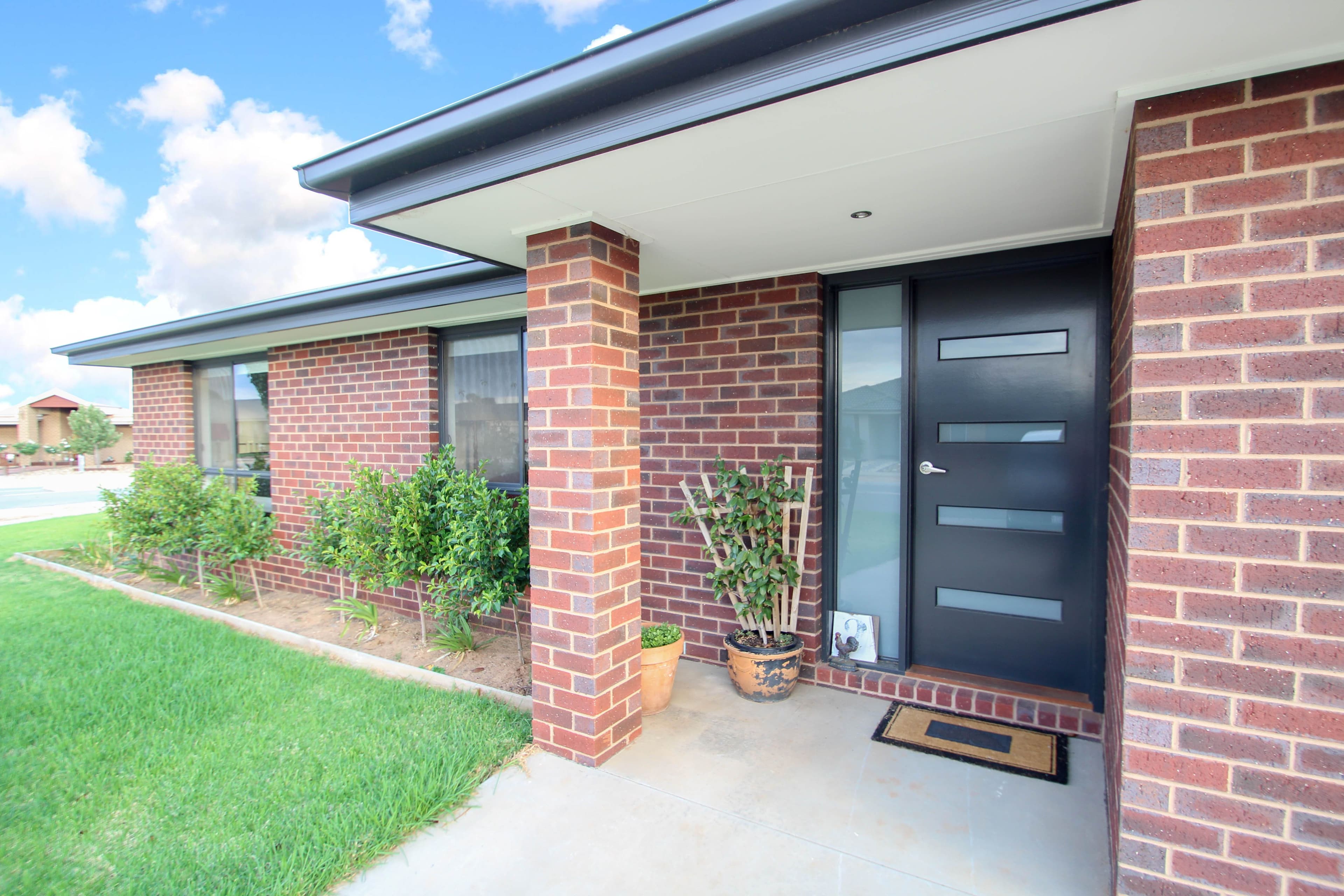 2 Young Street, Cobram VIC 3644, Cobram - Thumbnail 2