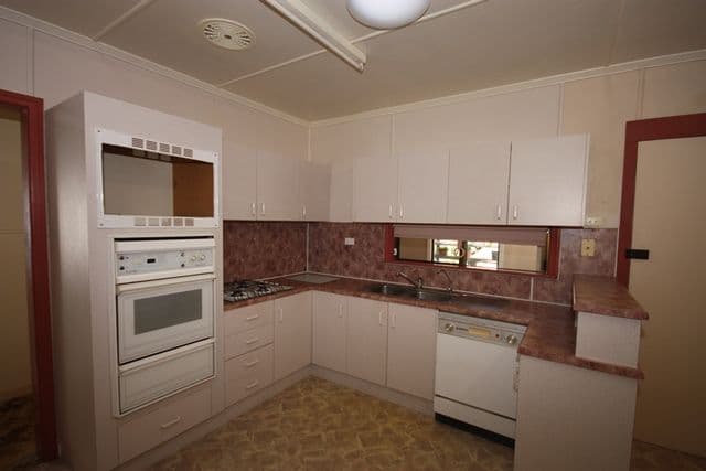140 Kroombit Street, BILOELA QLD 4715, Biloela - Thumbnail 5