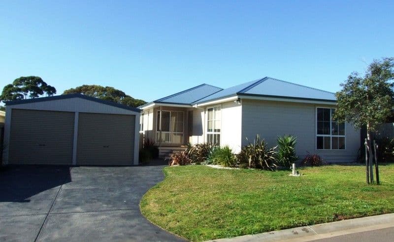 17 Norman Drive, Cowes VIC 3922, Cowes - Image 1