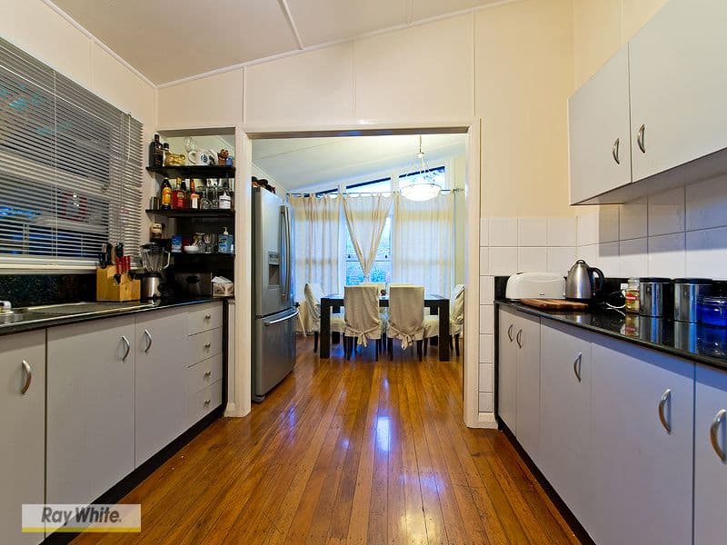 175 Scarborough Road, REDCLIFFE QLD 4020, Redcliffe - Thumbnail 4