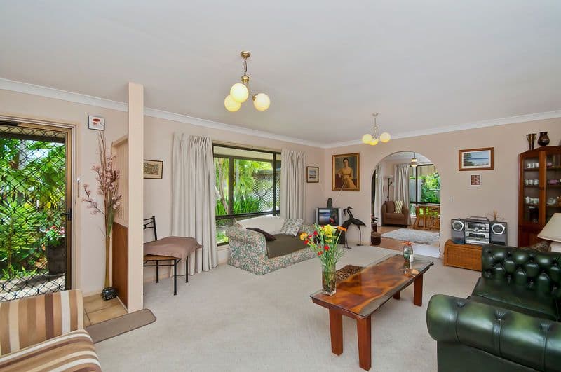 14 Taperell Drive, TUGUN QLD 4224, Tugun - Thumbnail 2