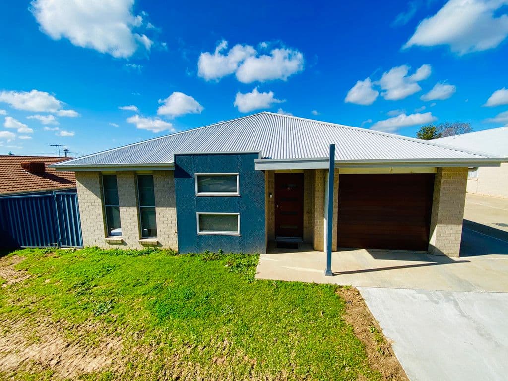 4A Yass Street, Young NSW 2594, Young - Image 1