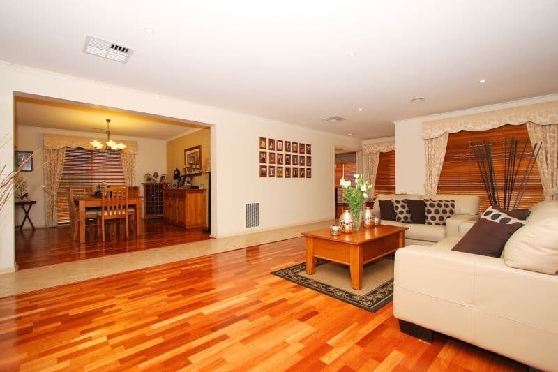 40 Allwyn Crescent, MILL PARK VIC 3082, Mill Park - Thumbnail 5
