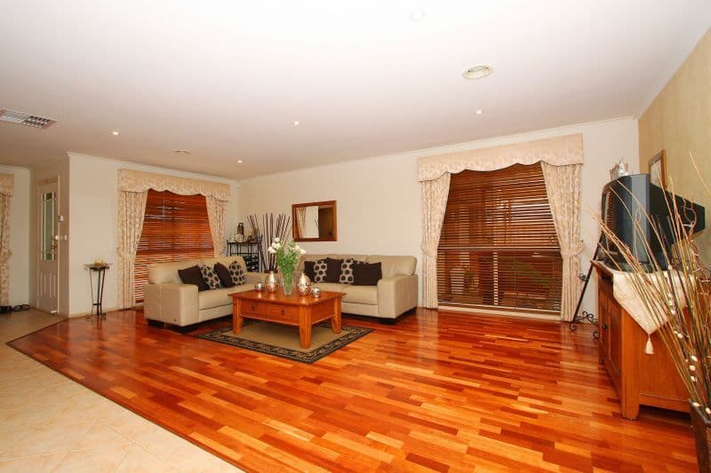 40 Allwyn Crescent, MILL PARK VIC 3082, Mill Park - Thumbnail 6