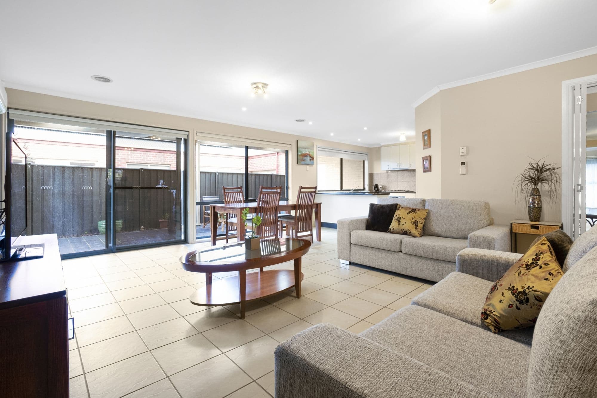 1 Mundi Crescent, Manor Lakes VIC 3024, Manor Lakes - Thumbnail 3