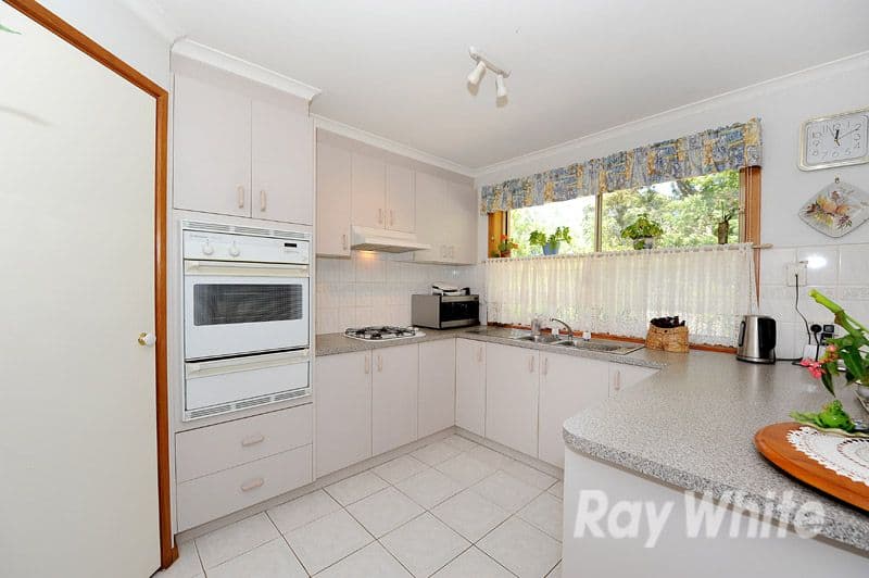 13 The Gateway, BERWICK VIC 3806, Berwick - Thumbnail 2
