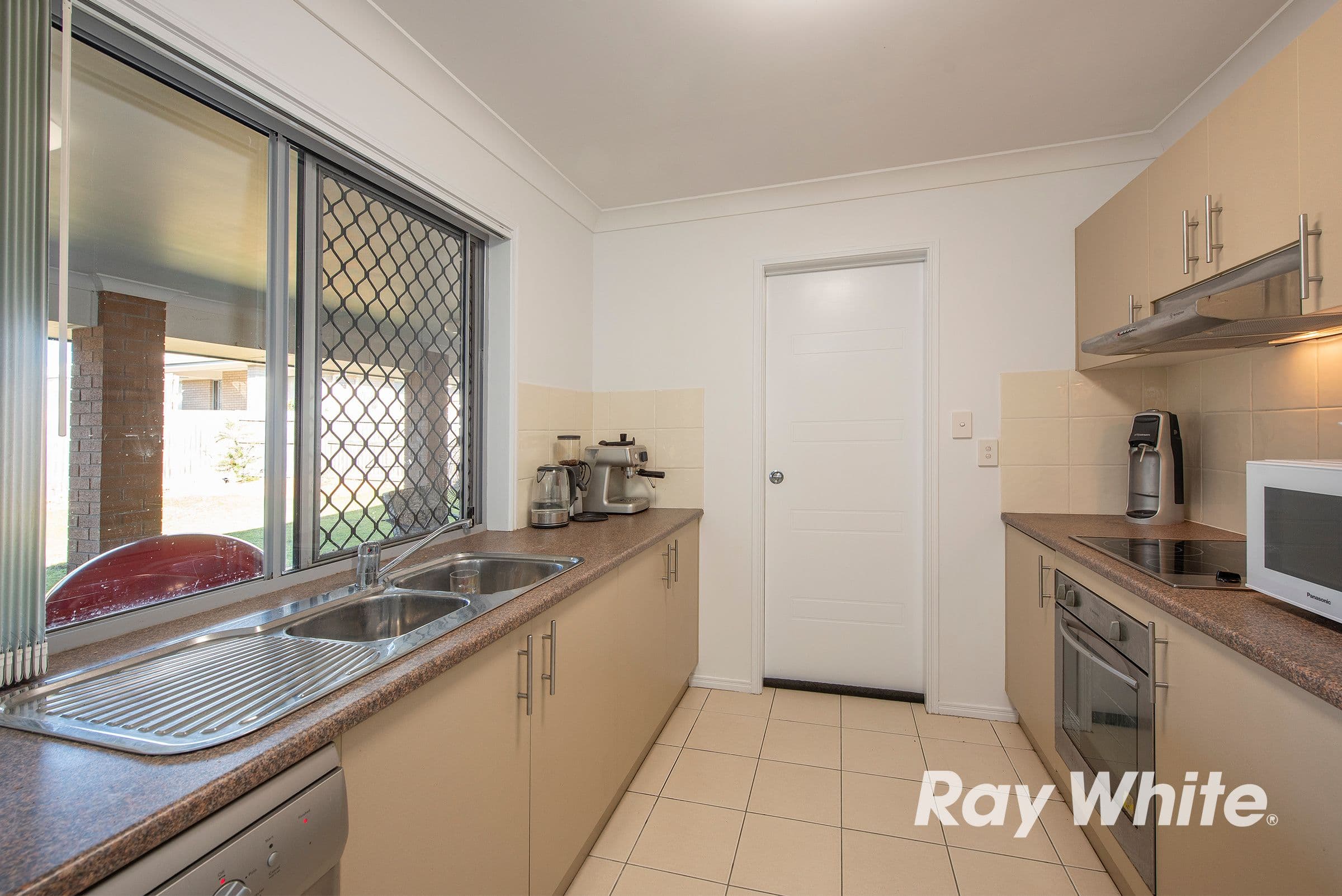 19 Chesan Court, Crestmead QLD 4132, Crestmead - Thumbnail 4
