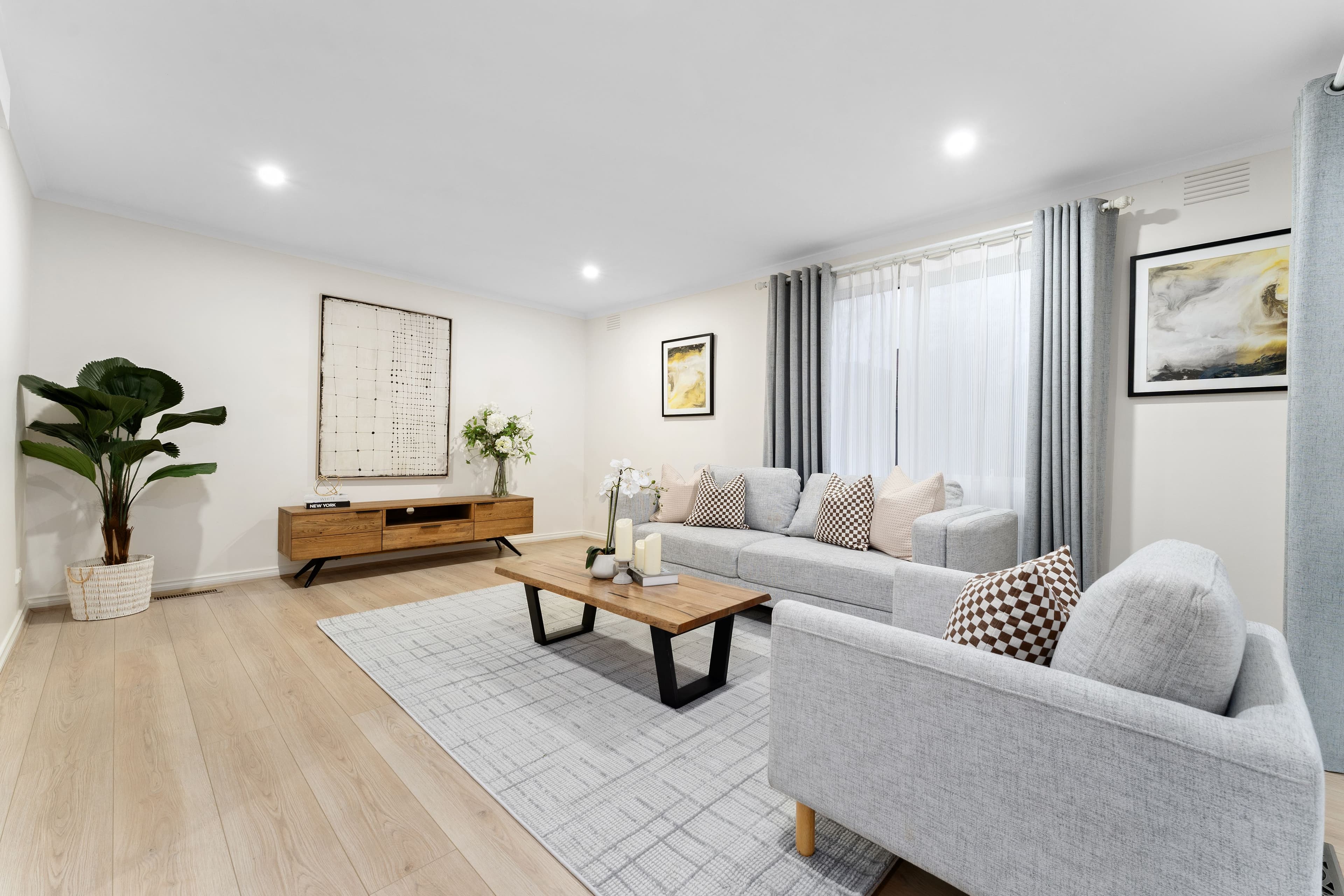 18 Wondalea Crescent, Wantirna VIC 3152, Wantirna - Thumbnail 2