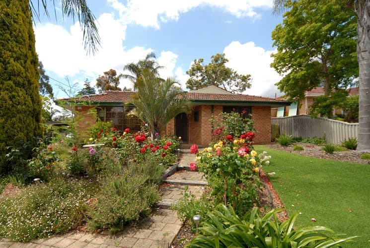 21 Pauline Avenue, KALAMUNDA WA 6076, Kalamunda - Thumbnail 2