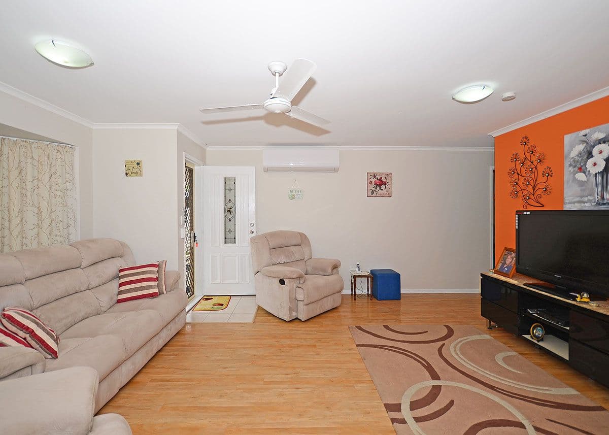 28 Wattlebird Lane, ELI WATERS QLD 4655, Eli Waters - Thumbnail 2