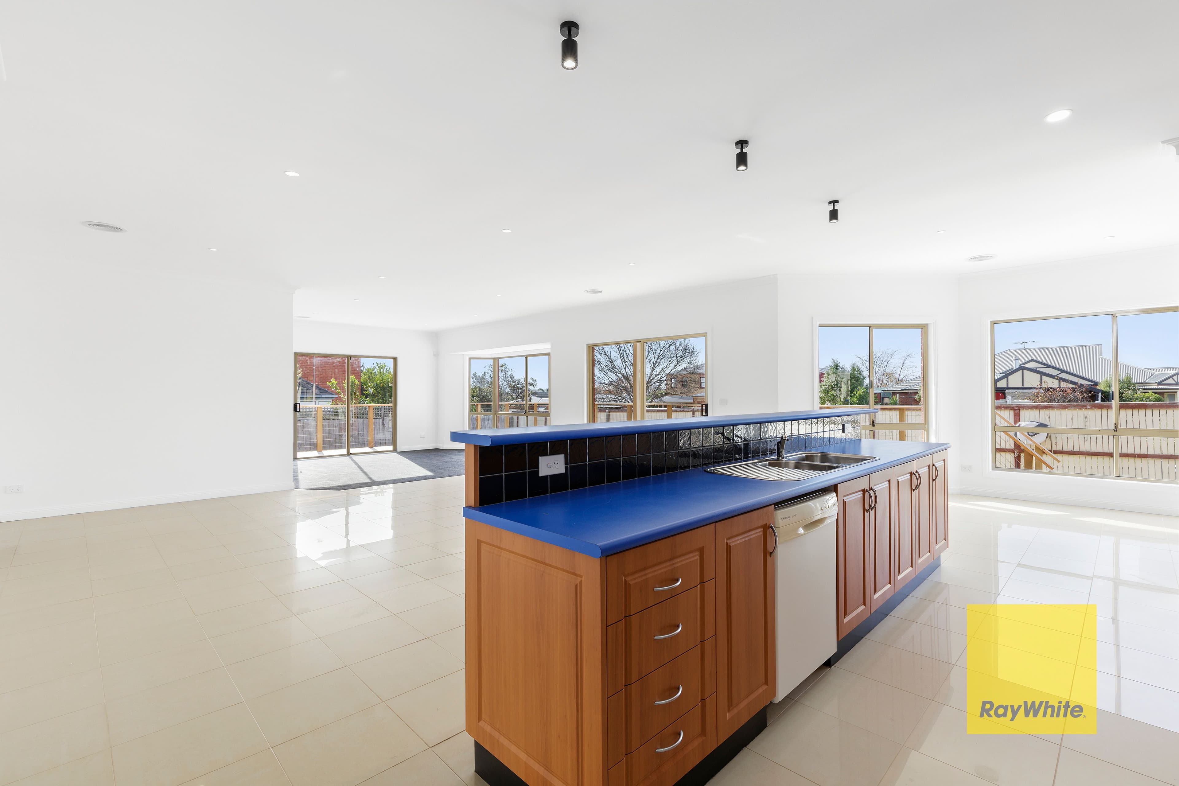 32 Willesden Drive, Waurn Ponds VIC 3216, Waurn Ponds - Thumbnail 3