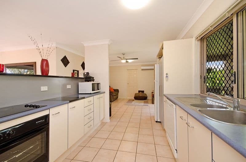 8 Hickory Court, BUSHLAND BEACH QLD 4818, Bushland Beach - Thumbnail 2