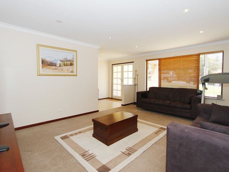 16 Balfern Court, HAMERSLEY WA 6022, Hamersley - Thumbnail 4