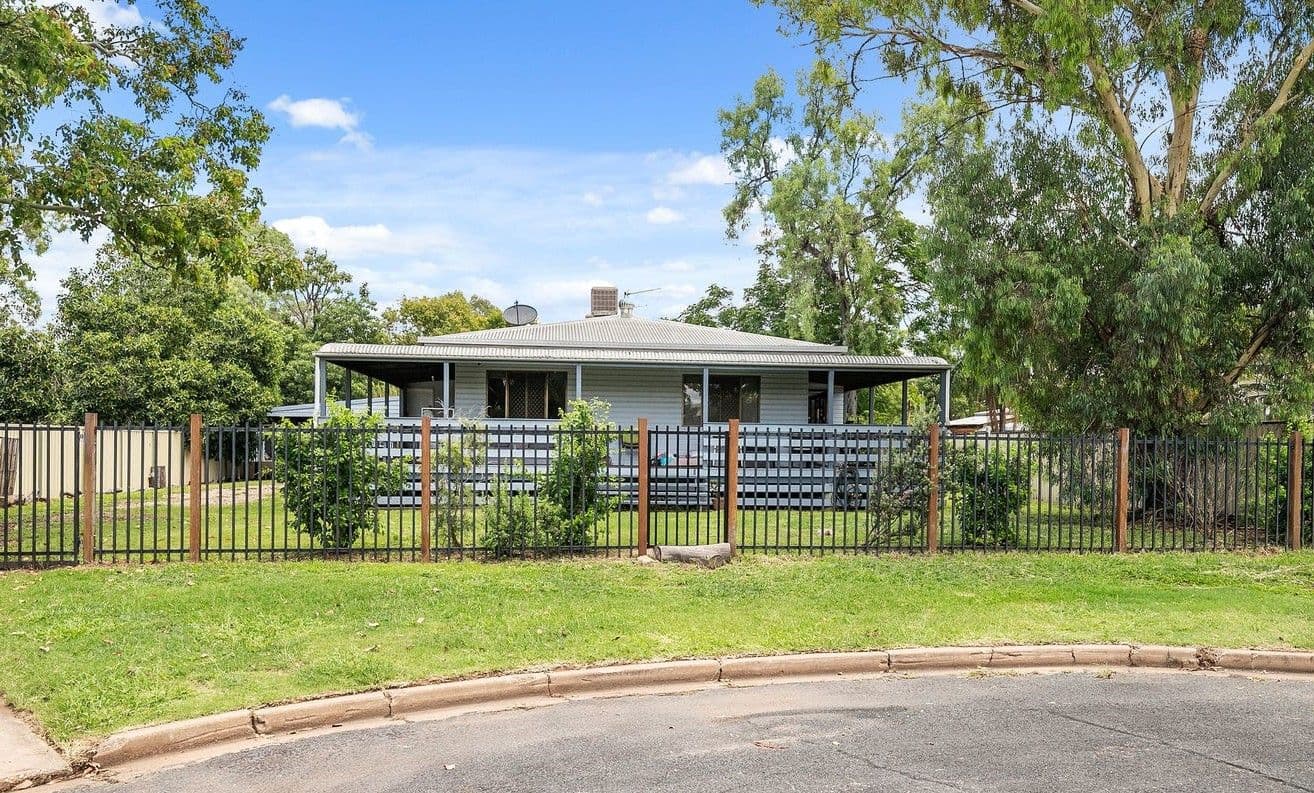 18 Morse Street, Emerald QLD 4720, Emerald - Image 1