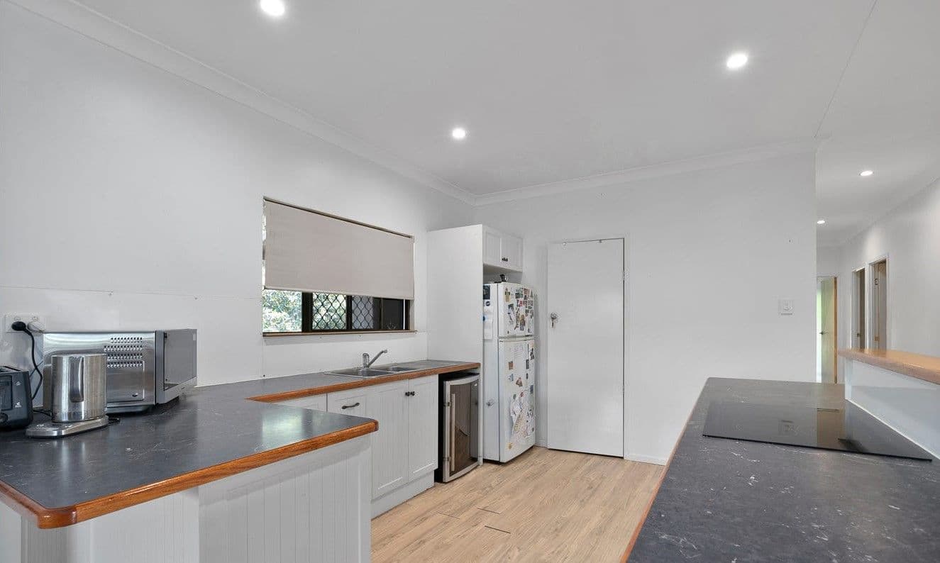 18 Morse Street, Emerald QLD 4720, Emerald - Thumbnail 4