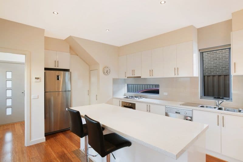 4 Nott Avenue, FRANKSTON VIC 3199, Frankston - Thumbnail 2