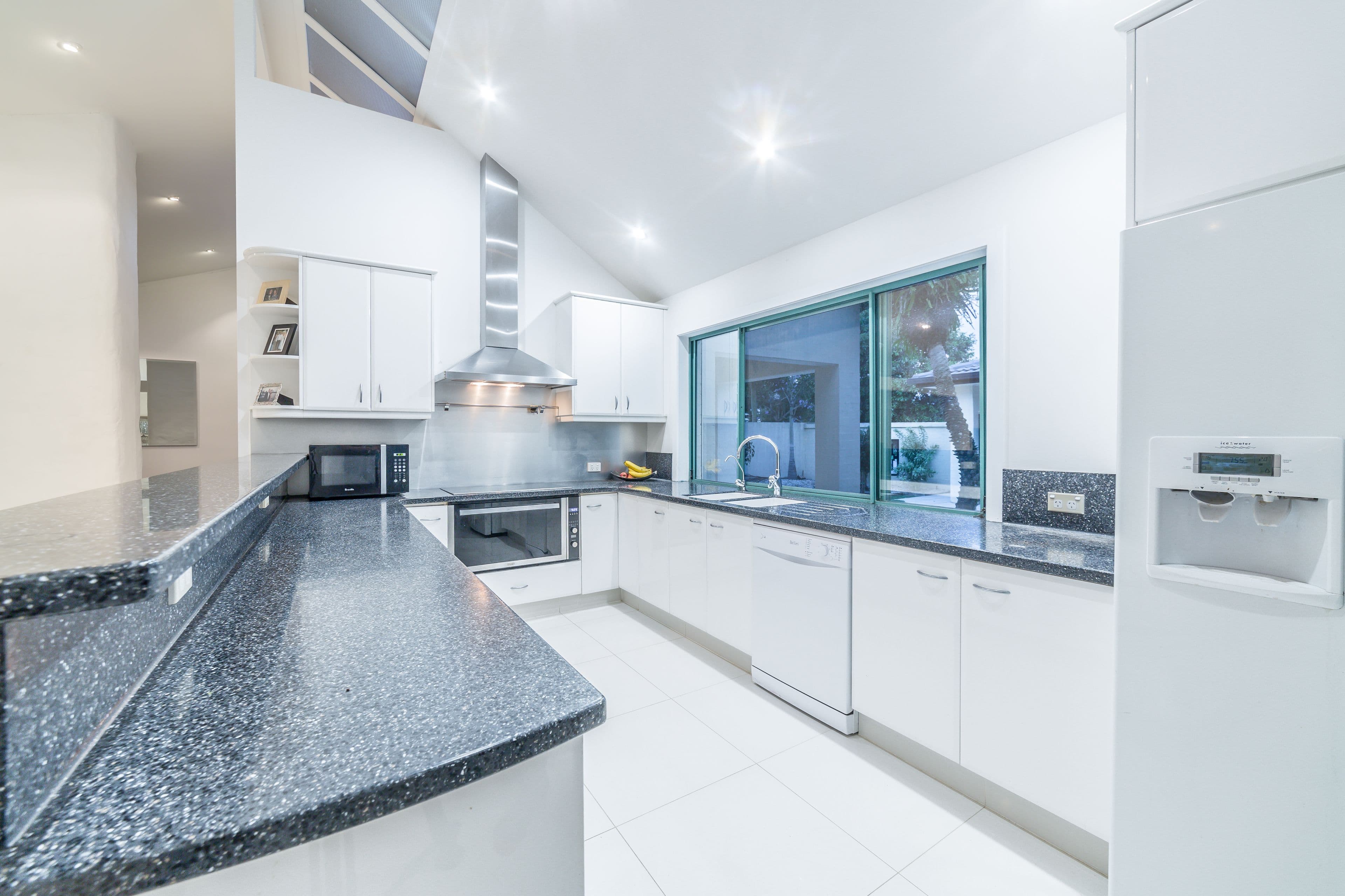 5 Platypus Avenue, Sorrento QLD 4217, Sorrento - Thumbnail 7