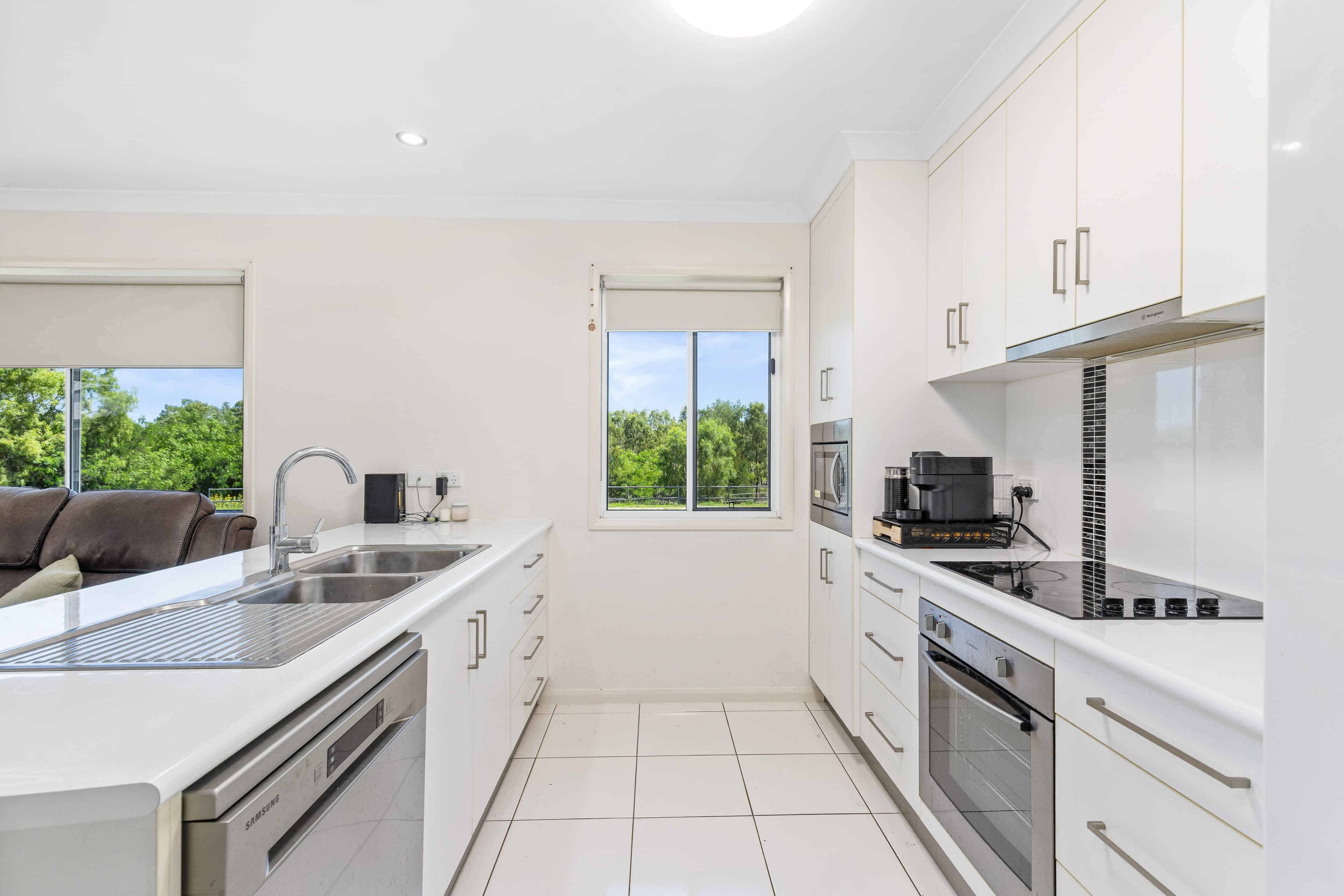 44 Lakeside Drive, Emerald QLD 4720, Emerald - Thumbnail 3