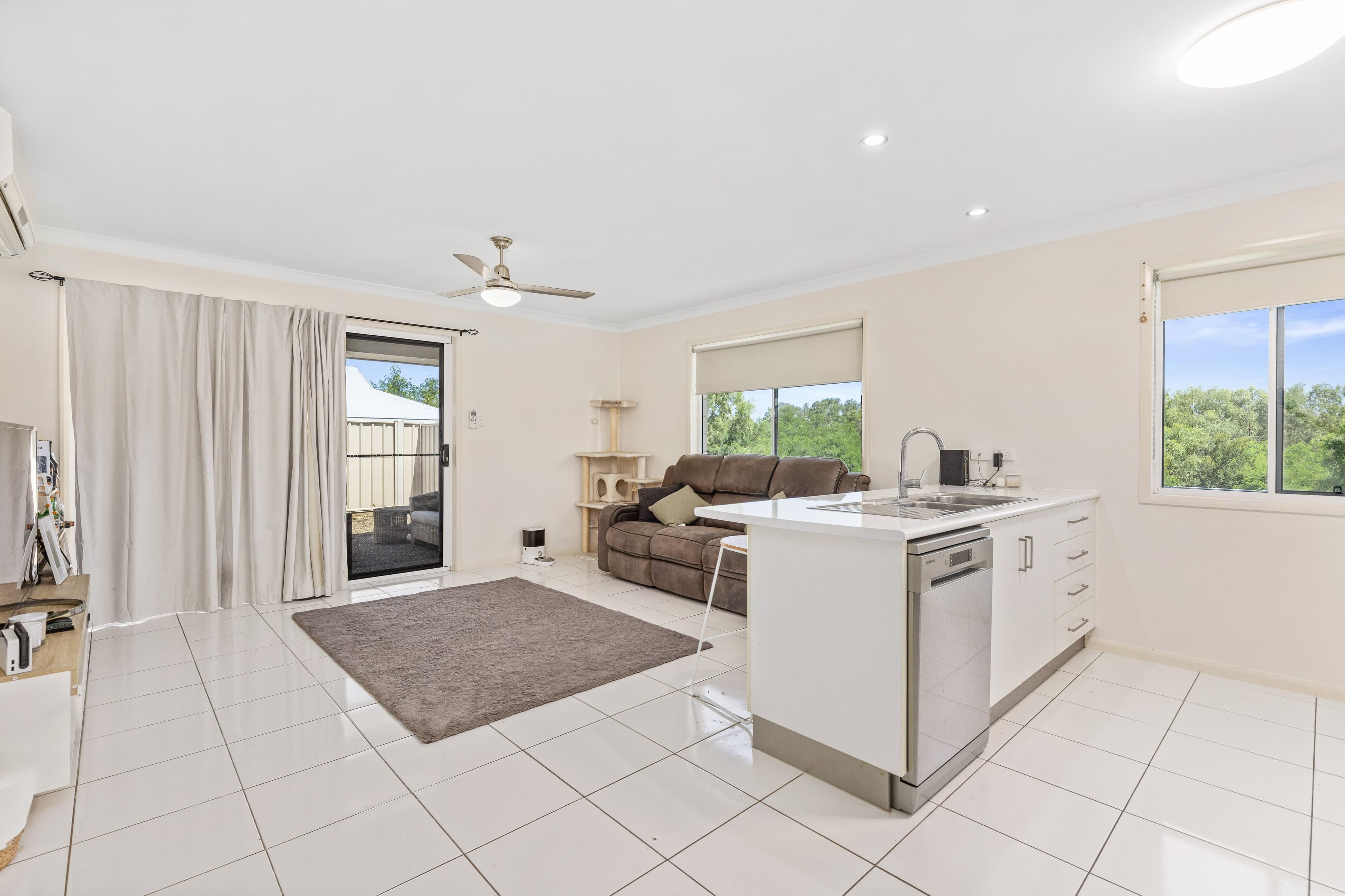 44 Lakeside Drive, Emerald QLD 4720, Emerald - Thumbnail 7