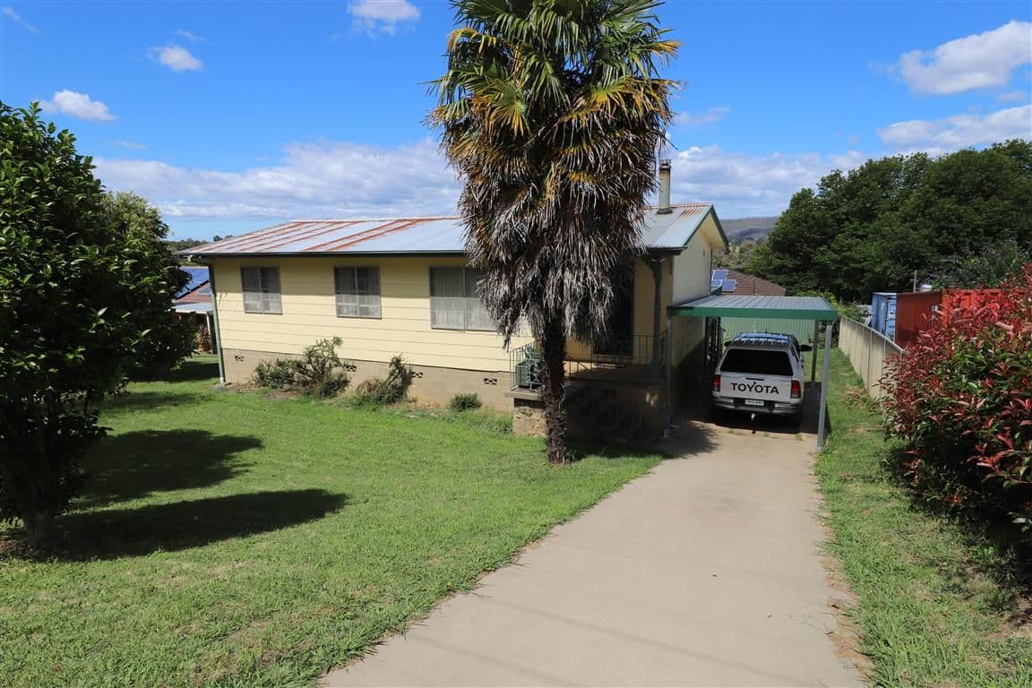 23 Corra Lyn Avenue, Batlow NSW 2730, Batlow - Image 1