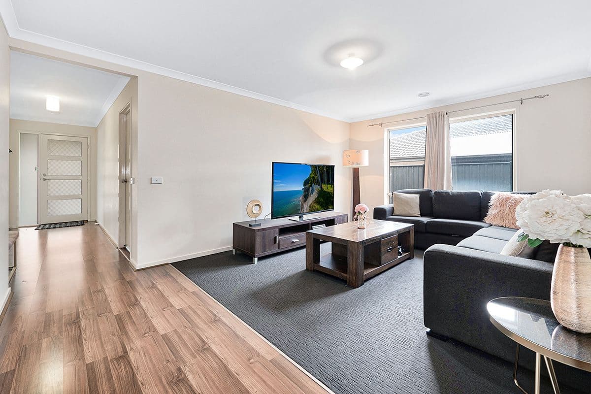 67 Burford Way, Cranbourne North VIC 3977, Cranbourne North - Thumbnail 2